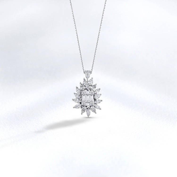 Design Diamond Necklace