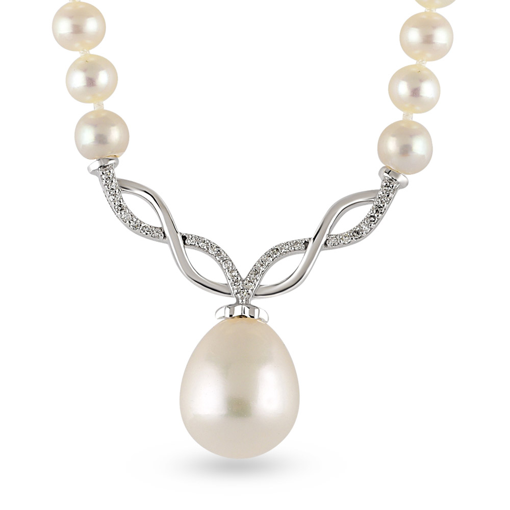 Diamond Pearl Necklace